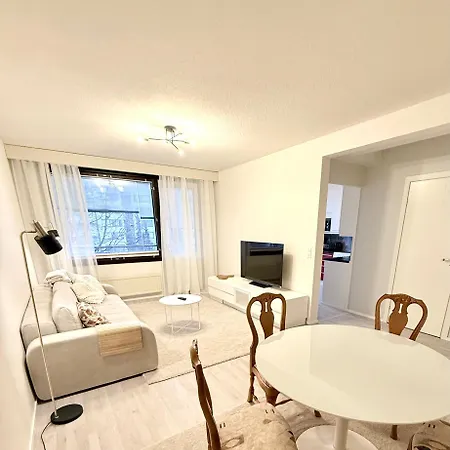 Center - 2br With Sauna, Free Parking 아파트 *