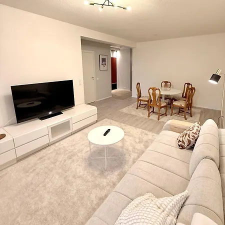 Center - 2br With Sauna, Free Parking 아파트