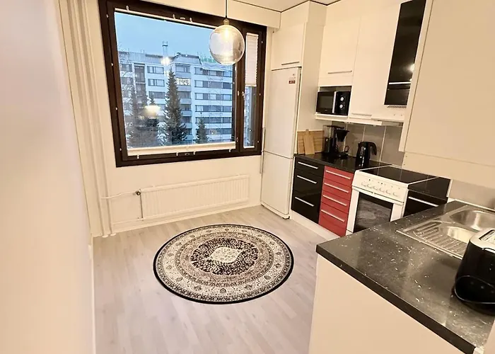 Apartment Center - 2br With Sauna, Free Parking *